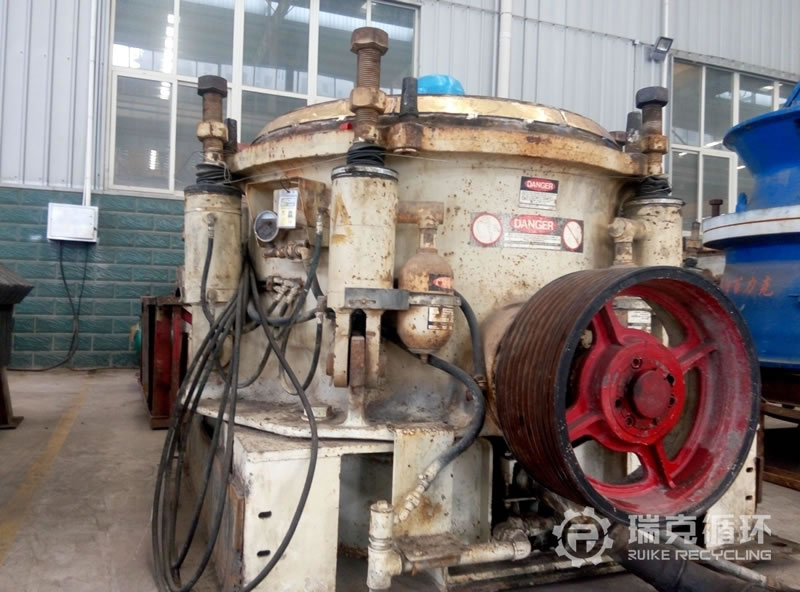 洛阳瑞克科技出售一台二手美卓(metso)牌HP300多缸圆锥破（顽石破）