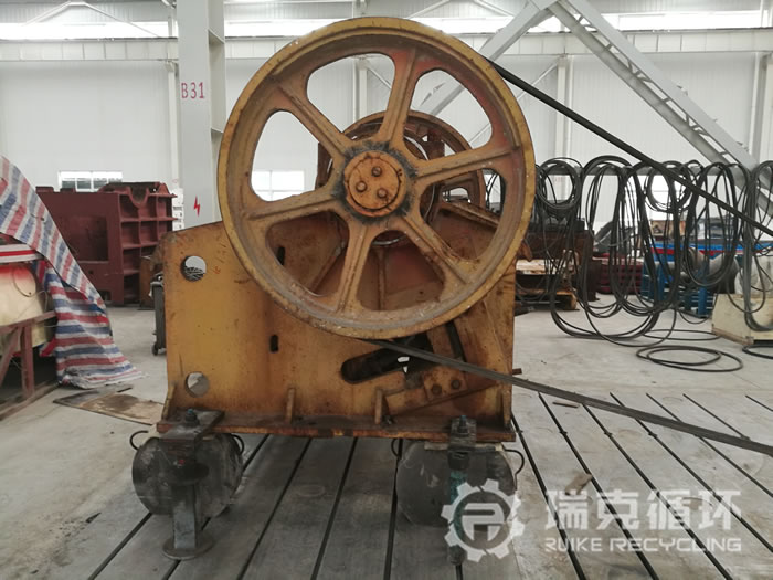 出售二手洛阳大华PEX300×1300复摆颚式破碎机