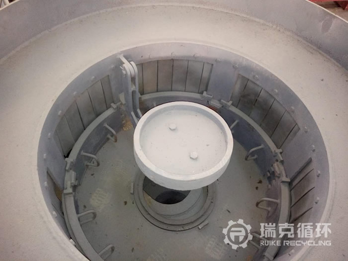 现有洛阳大华二手850立式冲击破碎机一台